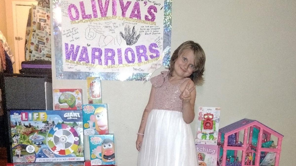 6χρονη συγκέντρωσε εκατοντάδες δώρα για παιδιά που παλεύουν με τον καρκίνο