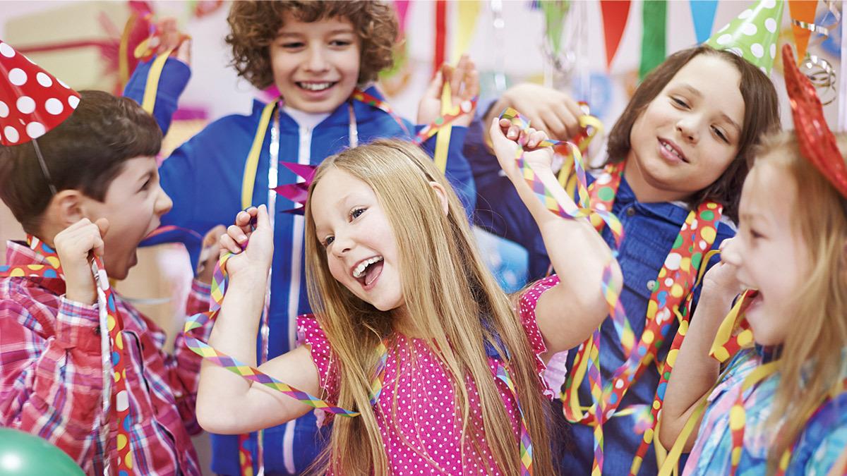 4 ομαδικά παιχνίδια για να απογειώσετε το επόμενο παιδικό πάρτι