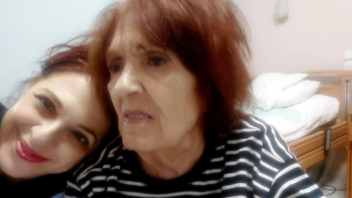 Eλένη Ράντου: το τρυφερό μήνυμα και η φωτογραφία με τη μητέρα της που πάσχει από άνοια
