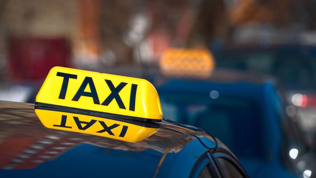 Ταξιτζήδες ζήτησαν από τουρίστες  €350 για τη διαδρομή Πειραιάς - Παγκράτι