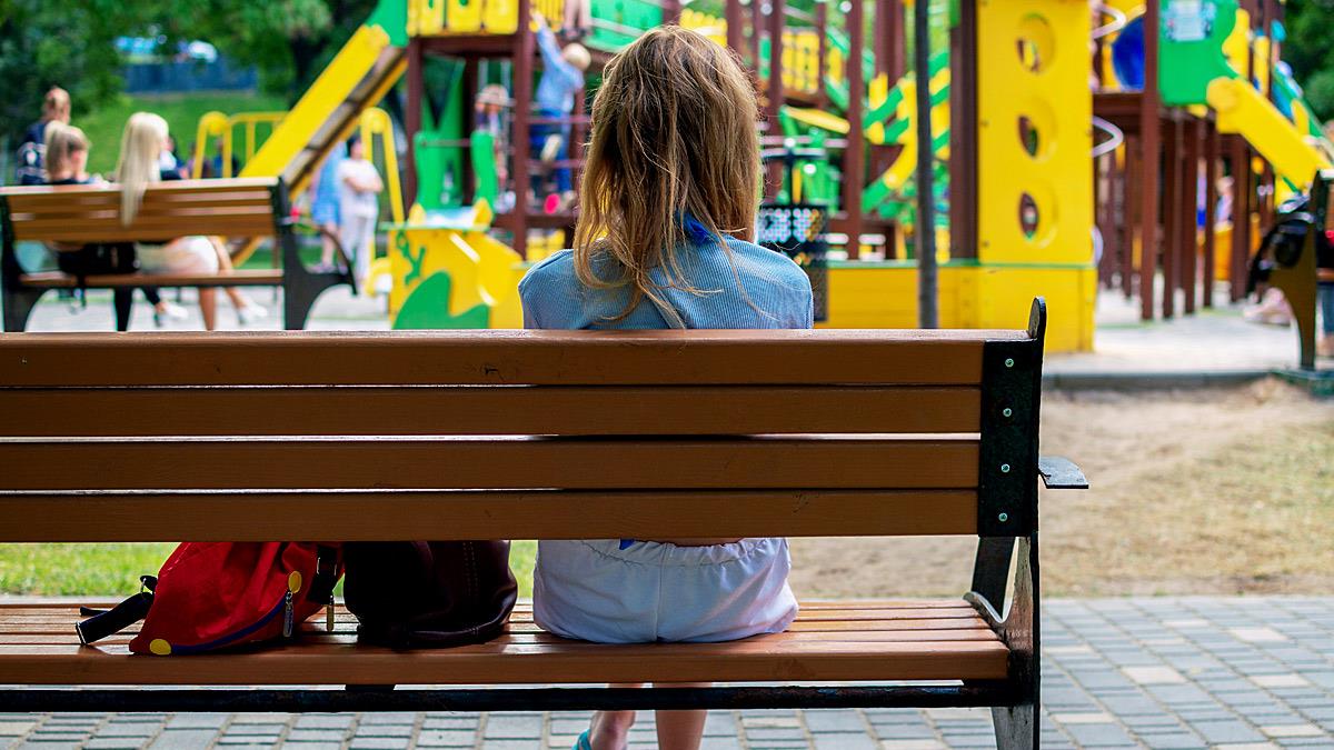 «Μόνο εγώ δυσκολεύομαι τόσο πολύ να κάνω παρέα με τις άλλες μαμάδες;»