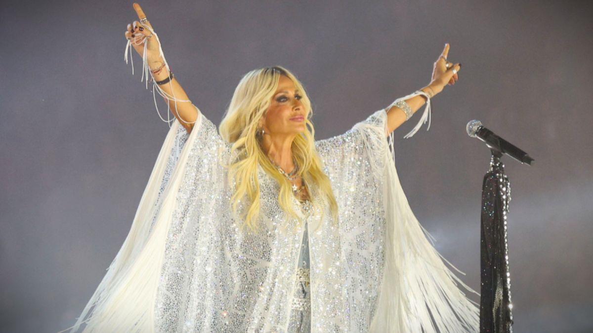 Sold out και η 2η συναυλία της Βίσση στο Καλλιμάρμαρο: «μισό αιώνα με λούζετε με αγάπη»