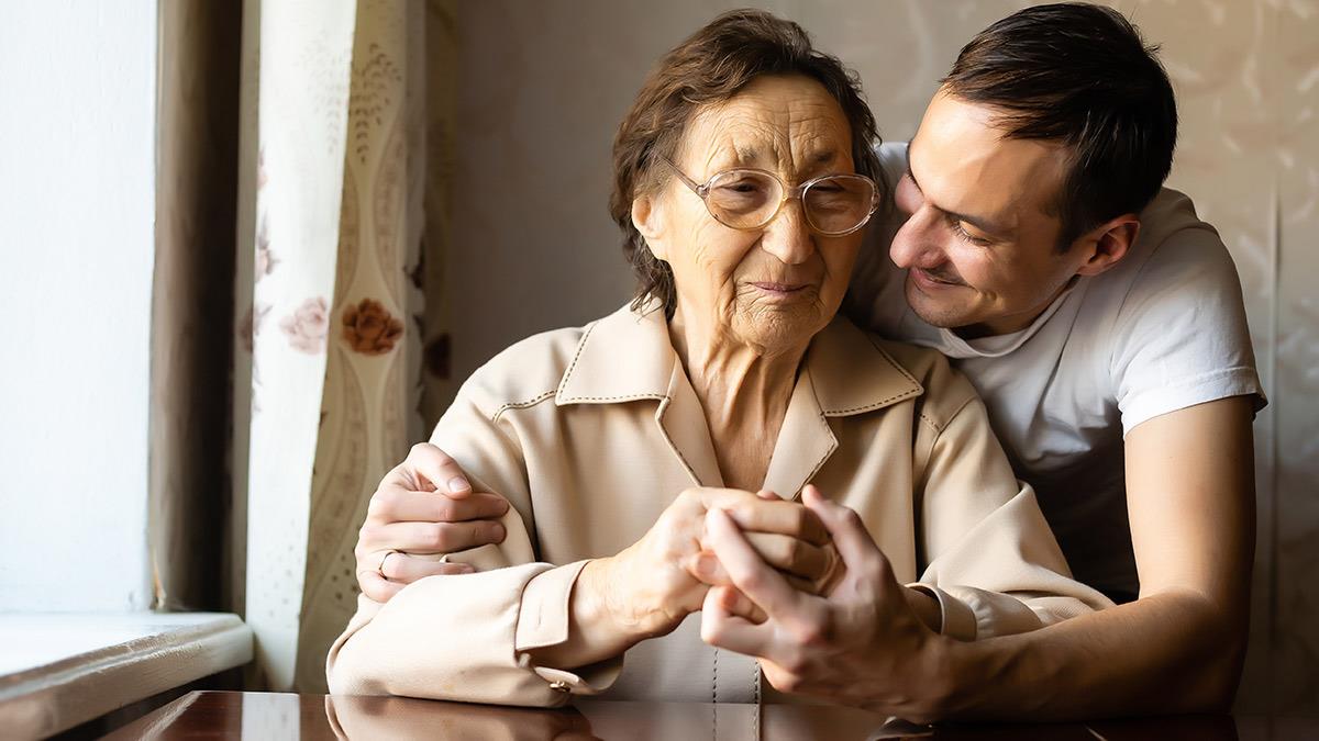 Οι αόρατοι άνθρωποι της 3ης ηλικίας: δεν χρειάζονται μόνο βοήθεια, αλλά και αξιοπρέπεια!