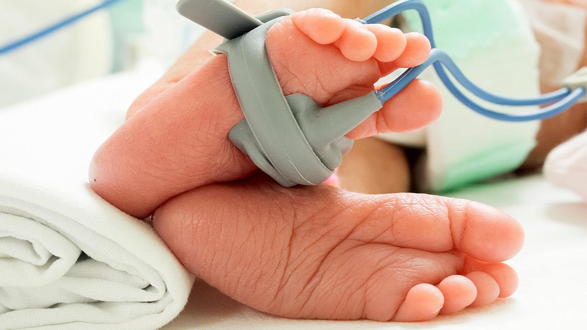 Πήγε να χτυπήσει την γυναίκα του και τραυμάτισε σοβαρά το 6 μηνών μωρό τους!