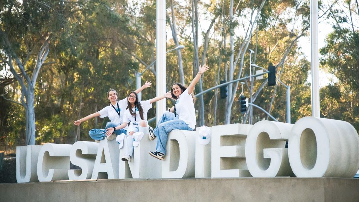 Plaisiobots: Το... μέλλον της ρομποτικής ταξίδεψε στο Πανεπιστήμιο του San Diego!