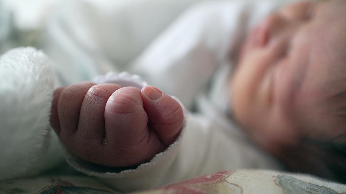 Βρέφος 9 μηνών μεταφέρθηκε με μώλωπες στο Παίδων