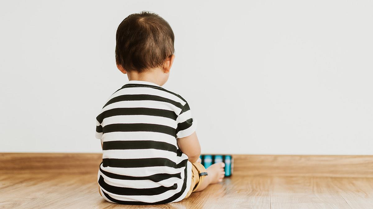 Αυτισμός: πώς θα αναγνωρίσετε τα πρώτα σημάδια στο παιδί