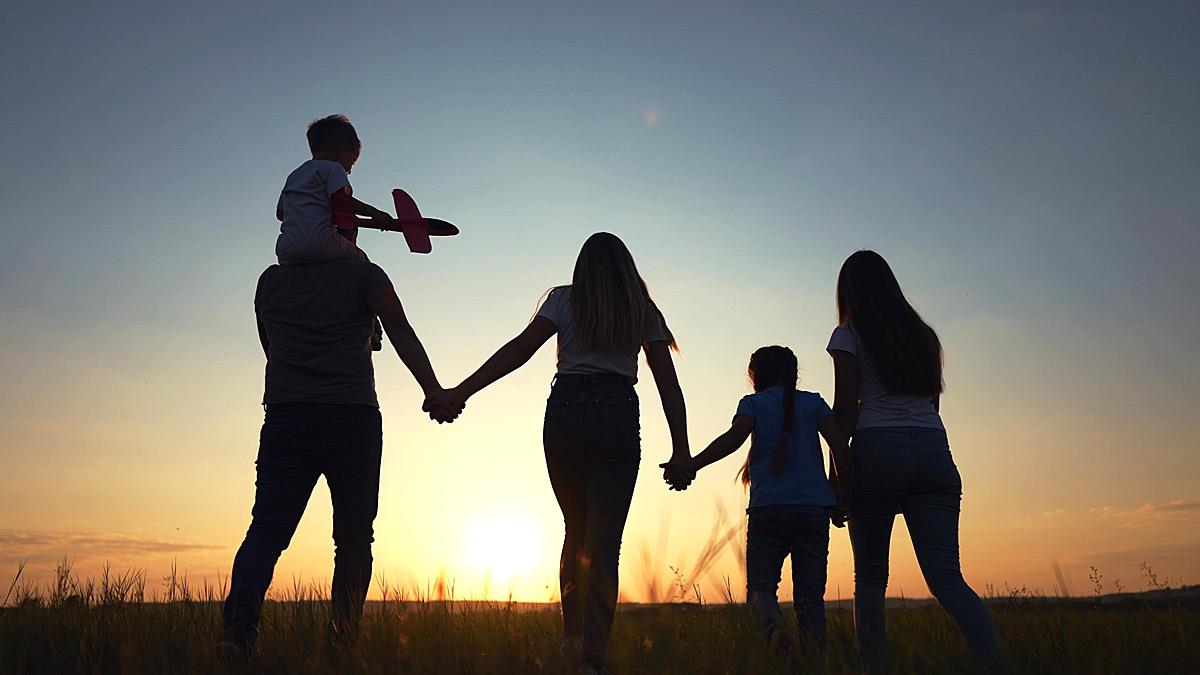 Δ. Μιχαηλίδου: ισοβιότητα αποκτούν οι τρίτεκνοι γονείς – σταδιακή σύγκλιση τριτέκνων και πολυτέκνων