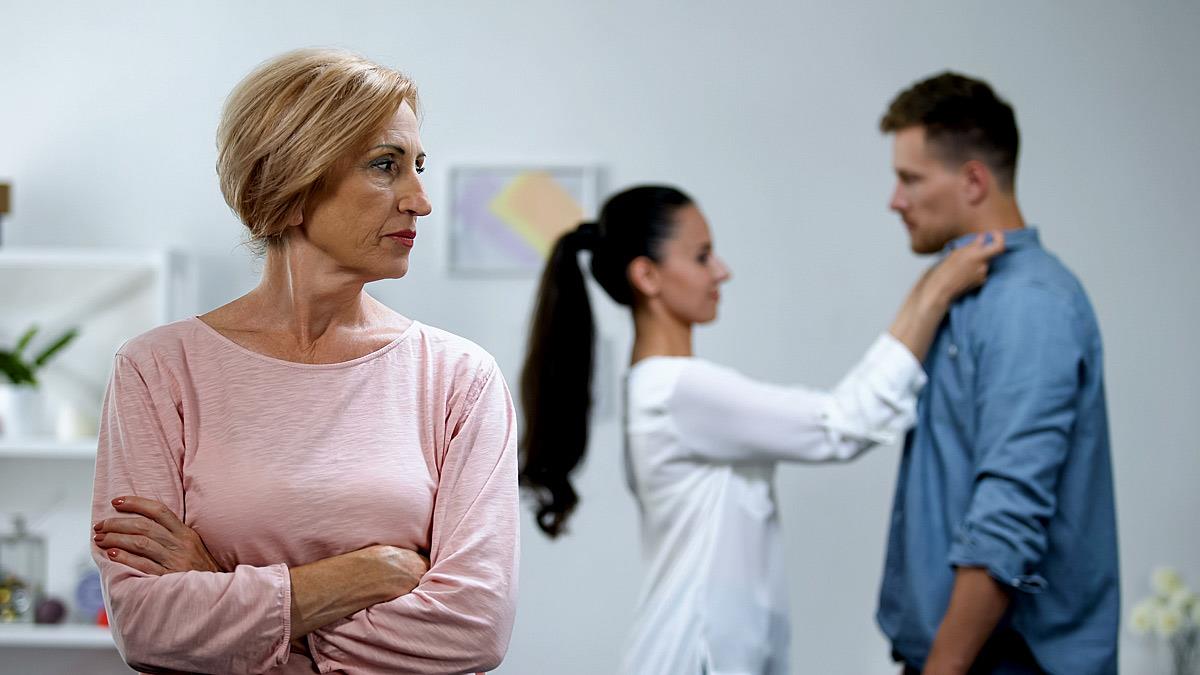 Θέλω να ηρεμήσουμε σαν οικογένεια, αλλά η πεθερά μου μας διαλύει