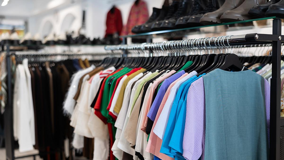 Λάρισα: κλείδωσε κατά λάθος πελάτισσα μέσα στο κατάστημά του και... έφυγε!