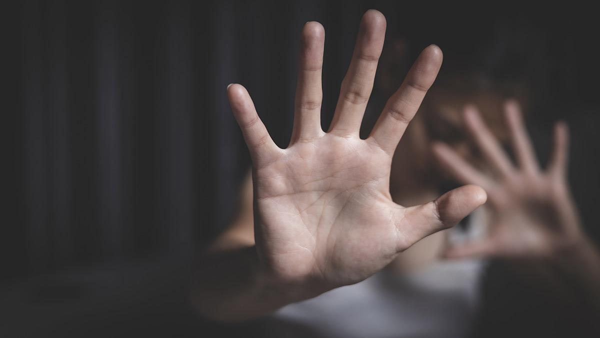 5 λόγοι για τους οποίους μια γυναίκα δεν φεύγει από έναν κακοποιητικό γάμο