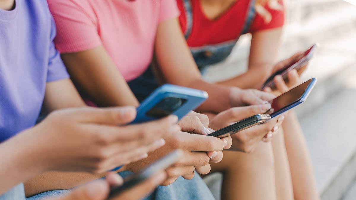 Κ. Μητσοτάκης: «εξετάζουμε την απαγόρευση των social media σε παιδιά κάτω των 16 ετών»