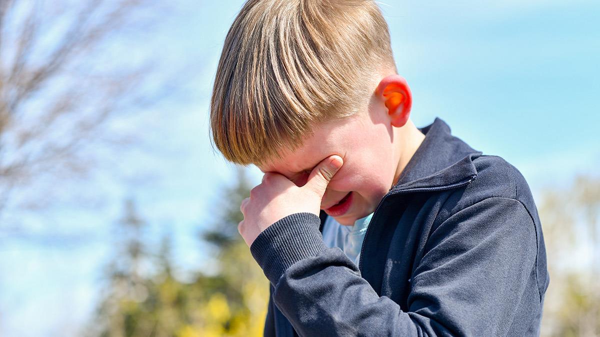 Ο γιος μου κλαίει κάθε μέρα πριν το σχολείο. Τι μπορώ να κάνω;