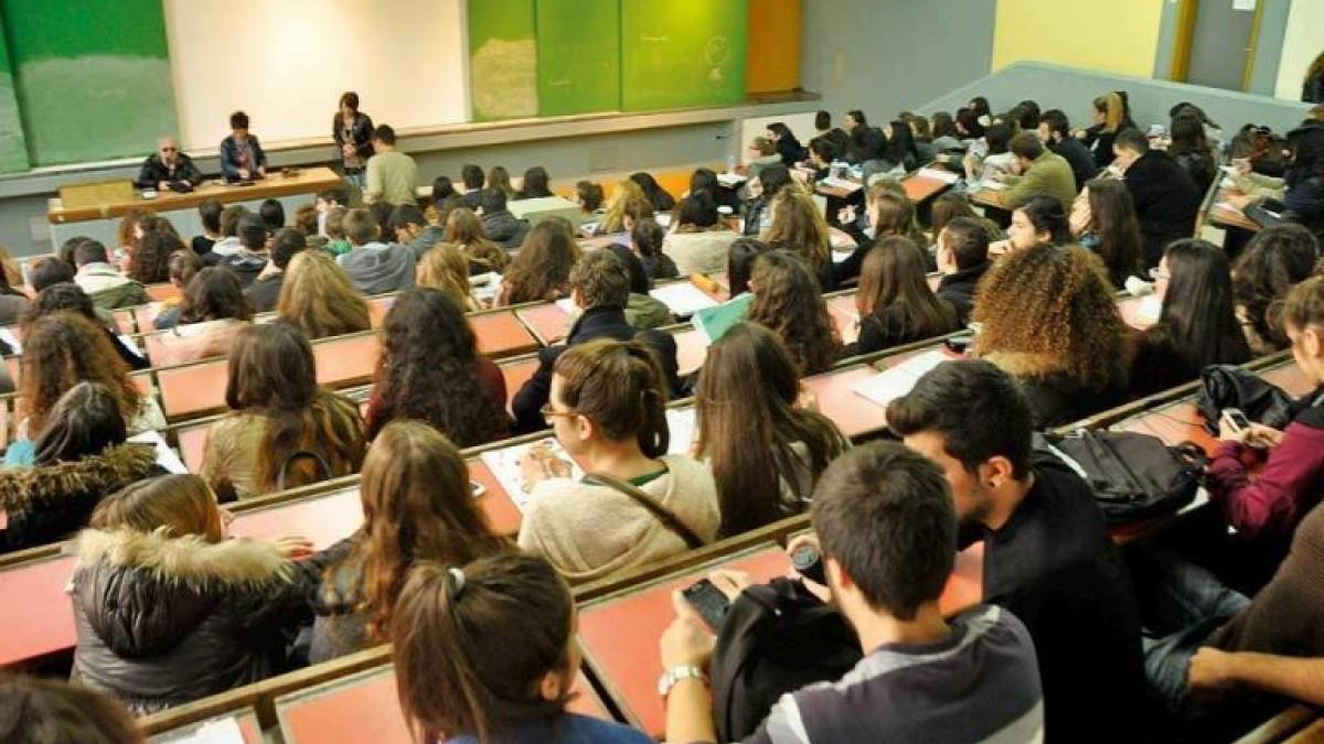 Καθηγητής σε φοιτητές: «δεν ξέρετε ούτε τα βασικά - δεν ξεχωρίζετε το κιλό από τον τόνο»