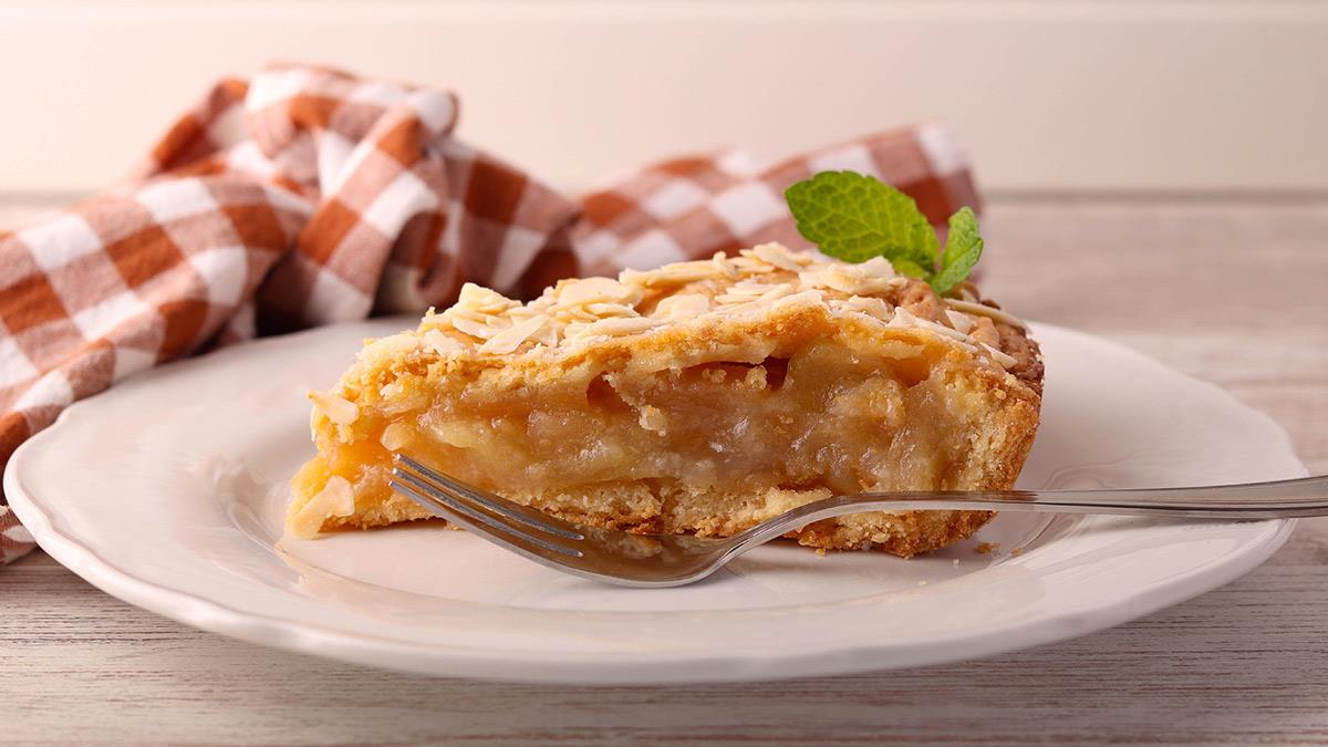 Μηλόπιτα με καρύδια και κανέλα: η απόλυτη συνταγή 