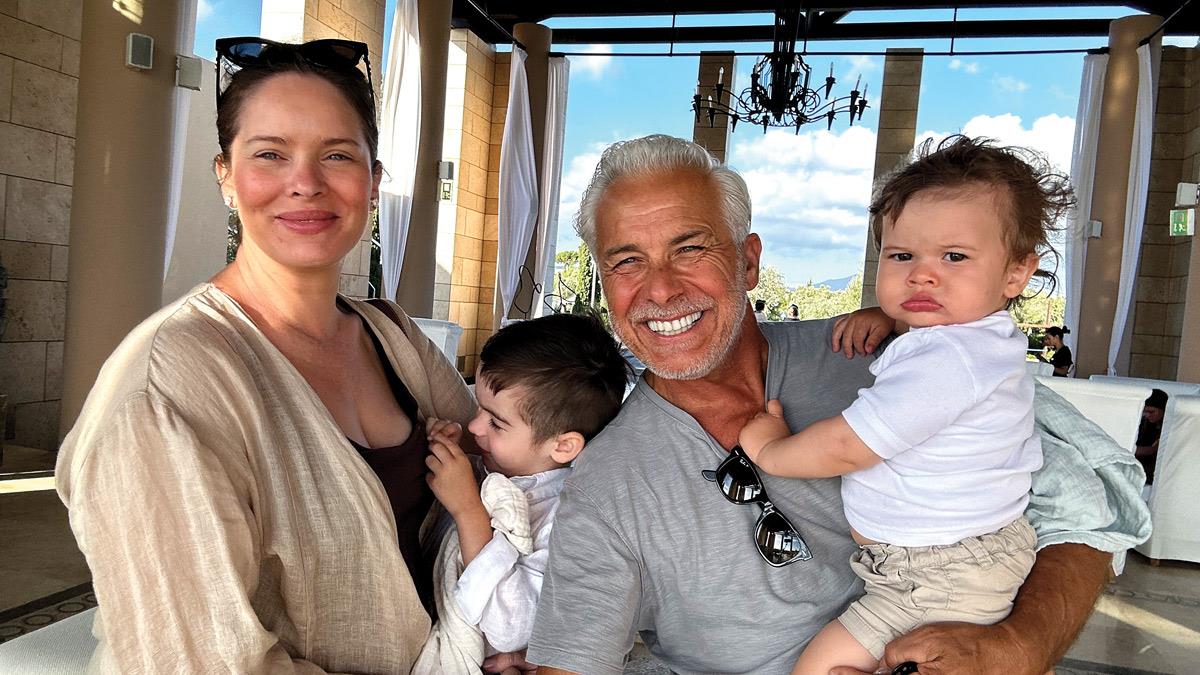 Α. Μπραντ - Χ. Χριστόπουλος: Θέλουμε να βγούμε στις γειτονιές και να φωνάξουμε «κάντε πολλά παιδιά»!