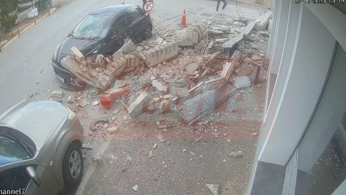 Κατέρρευσε ολόκληρο μπαλκόνι στο Λαύριο - γυναίκα σώθηκε από θαύμα!