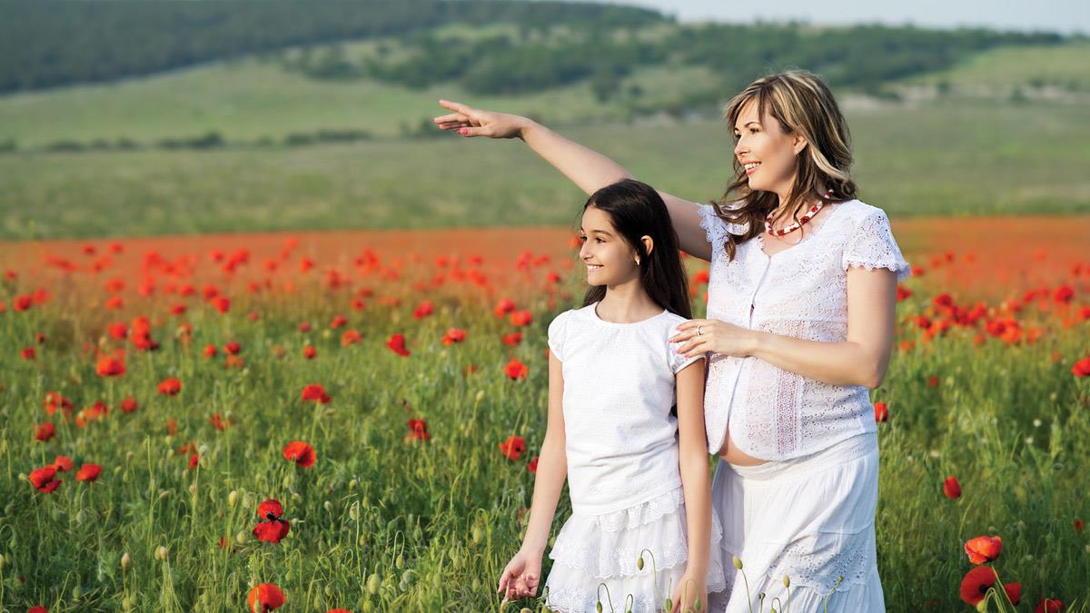 Γιατί ανεβαίνει και πώς επιδρά η ηλικία μητρότητας