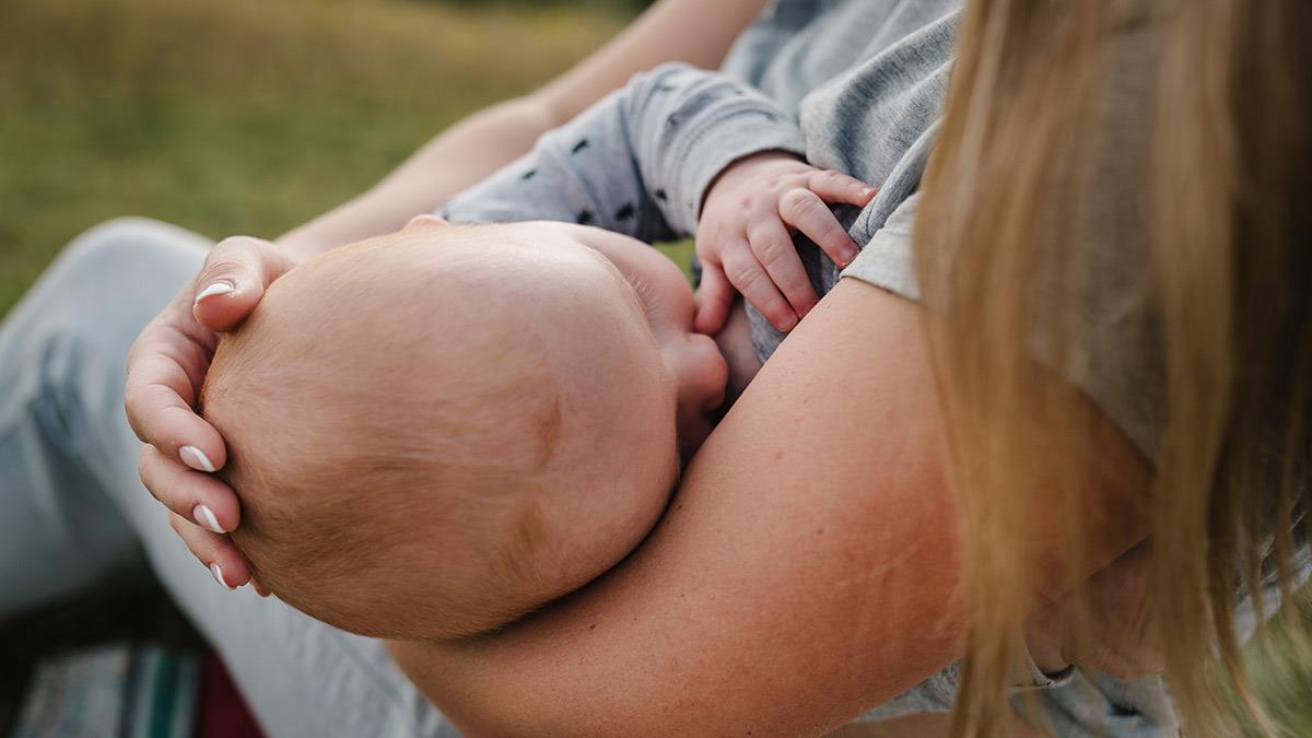 Γιατί λέμε «ναι» στον δημόσιο θηλασμό!