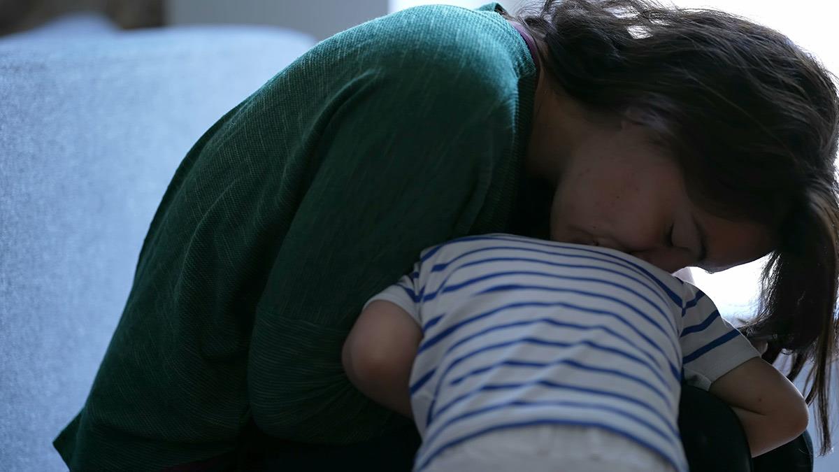 Όταν όλοι σου λένε ότι πρέπει να είσαι ευτυχισμένη ενώ εσύ είσαι απλά εξαντλημένη