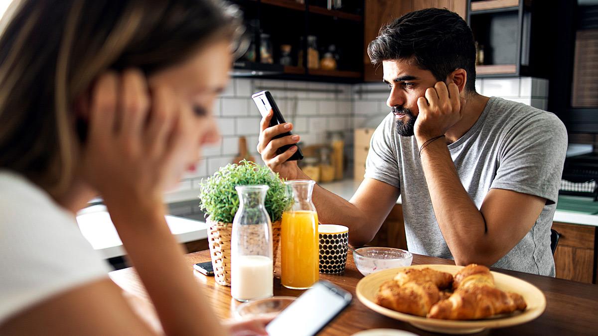 Γάμος και καθημερινότητα: πώς να μη χαθείτε μέσα στα πρέπει και τις υποχρεώσεις