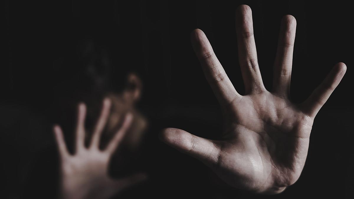 15χρονοι κλείδωσαν και βασάνιζαν για ώρες συνομήλικό τους με αναπηρία!