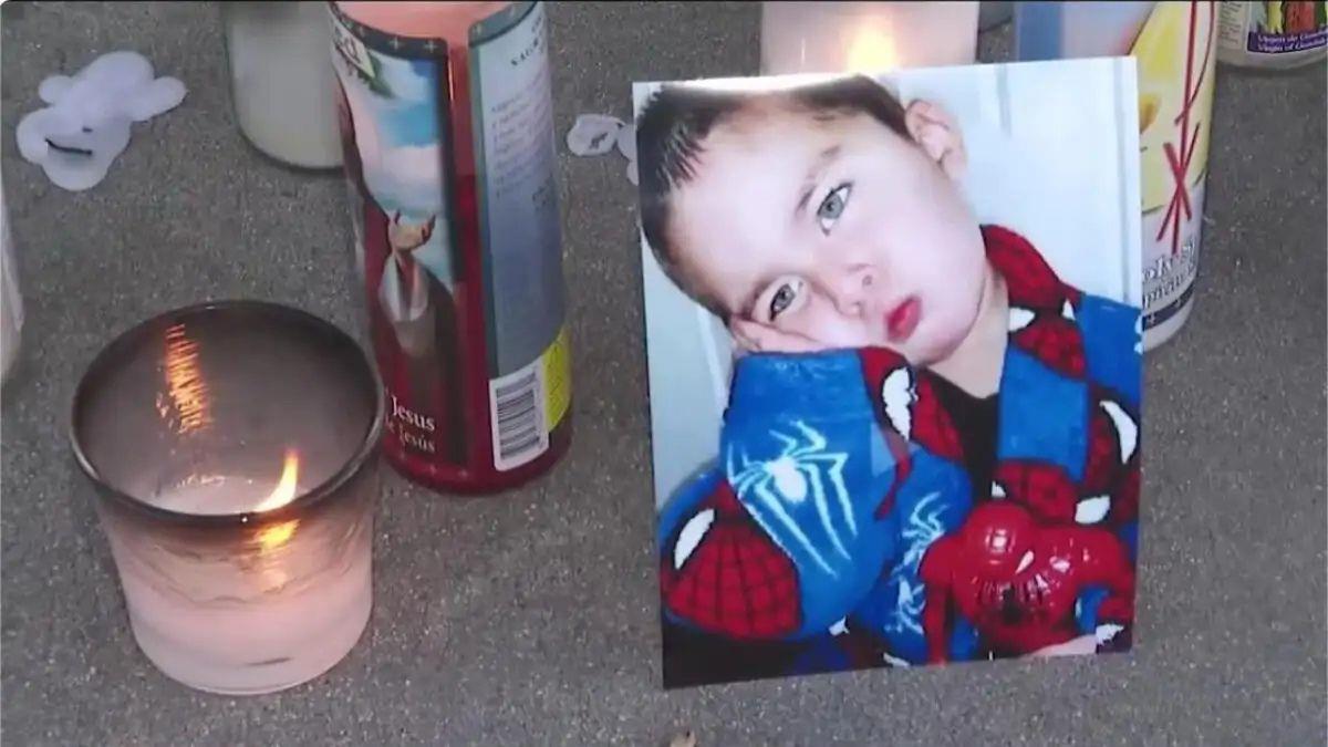 8χρονος βρέθηκε νεκρός σε ψυγείο – τον σκότωσαν οι γονείς και η γιαγιά του!