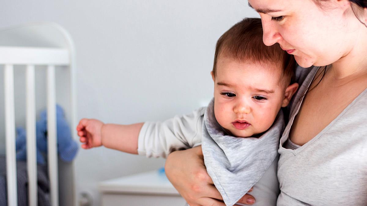 Πρέπει να αφήσω τον 17 μηνών γιο μου για επαγγελματικό ταξίδι και έχω αγχωθεί...
