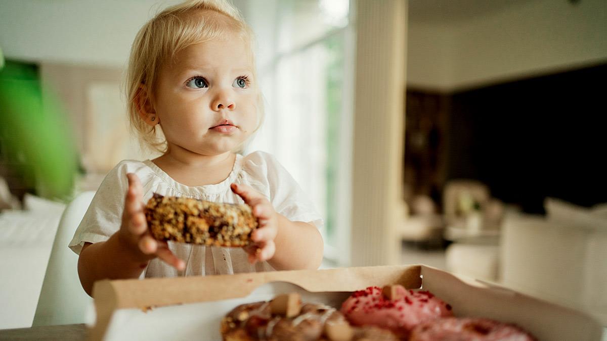 Παιδική παχυσαρκία: όσα πρέπει να ξέρουν οι γονείς (πριν γίνει πρόβλημα)