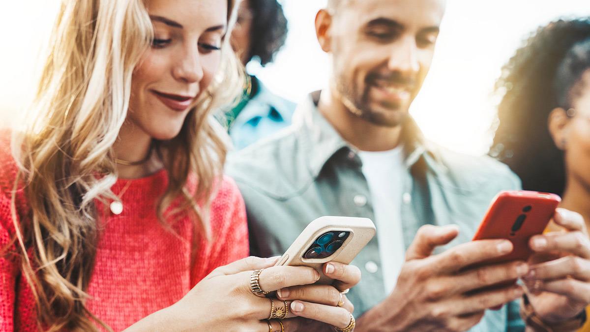 Τι σημαίνει parasocial, που είναι η λέξη της χρονιάς σύμφωνα με το λεξικό Cambridge;