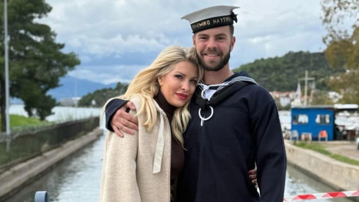 Ε. Μενεγάκη: «ο Άγγελος ορκίστηκε στο ναυτικό κι εγώ ορκιζόμουν να είμαι ψύχραιμη»