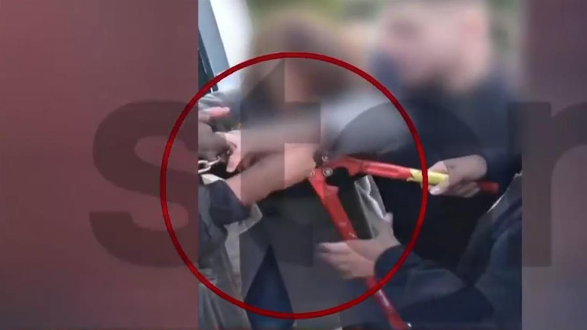 Χαλάνδρι: καθηγητής έπιασε με κόφτη τα δάχτυλα μαθητή σε κατάληψη