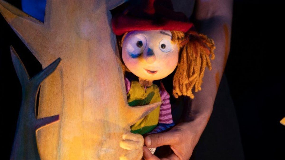 «Μ΄ένα κόκκινο σκουφί» της Βάσως Γιαρένη: έρχεται στη Nέα Παιδική Σκηνή Επί Κολωνώ