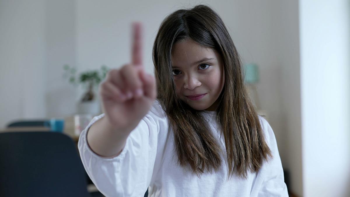 Πώς να κάνω το παιδί πιο διεκδικητικό: 4 τρόποι για να σταθεί στα πόδια του