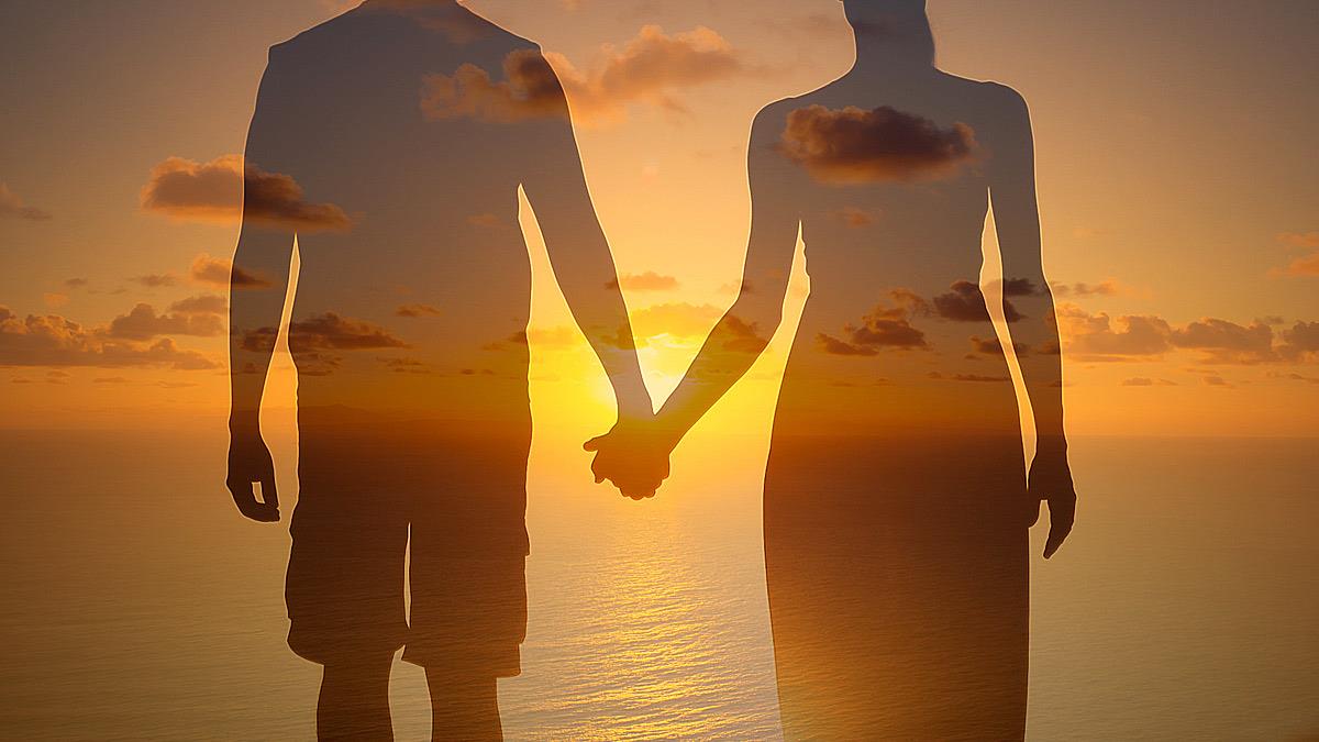 «Aν δεν είναι η αγάπη μας όπως παλιά, δε θα πει πως πέθανε. Κουράστηκε σαν καθετί που ανασαίνει»