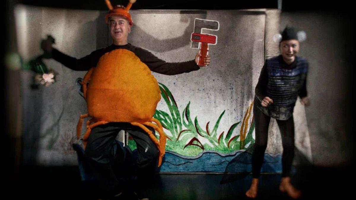 Μιλήσαμε με τους «Αστροναύτες» για την παράσταση «Το Μαύρο Ψαράκι»