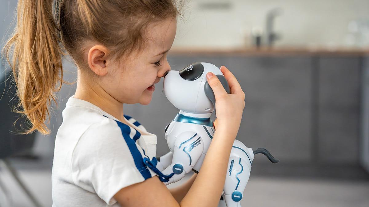 AI toys: τι πρέπει να ξέρετε πριν τα βάλετε στο παιδικό δωμάτιο