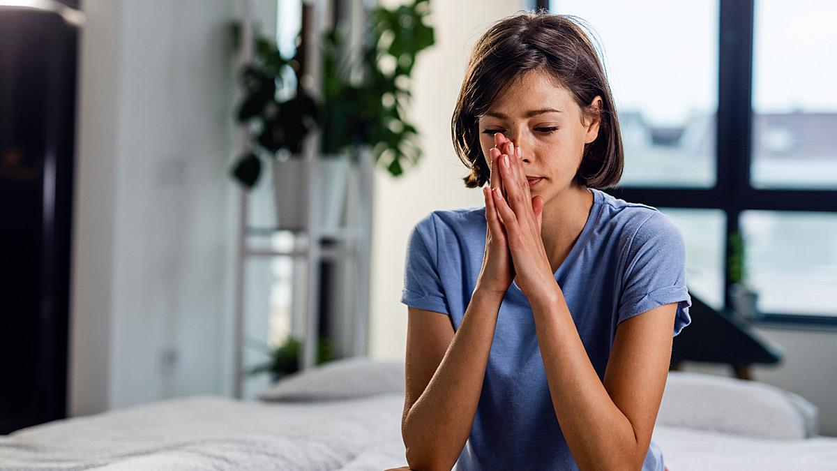 Οι άνθρωποι που δεν αγαπήθηκαν ως παιδιά έχουν αυτές τις 10 συνήθειες