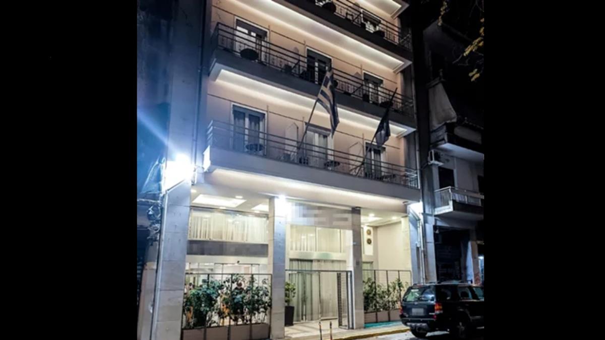 Εξάρχεια: νεκρός 15χρονος Γάλλος μαθητής - έπεσε από τον 3o όροφο ξενοδοχείου