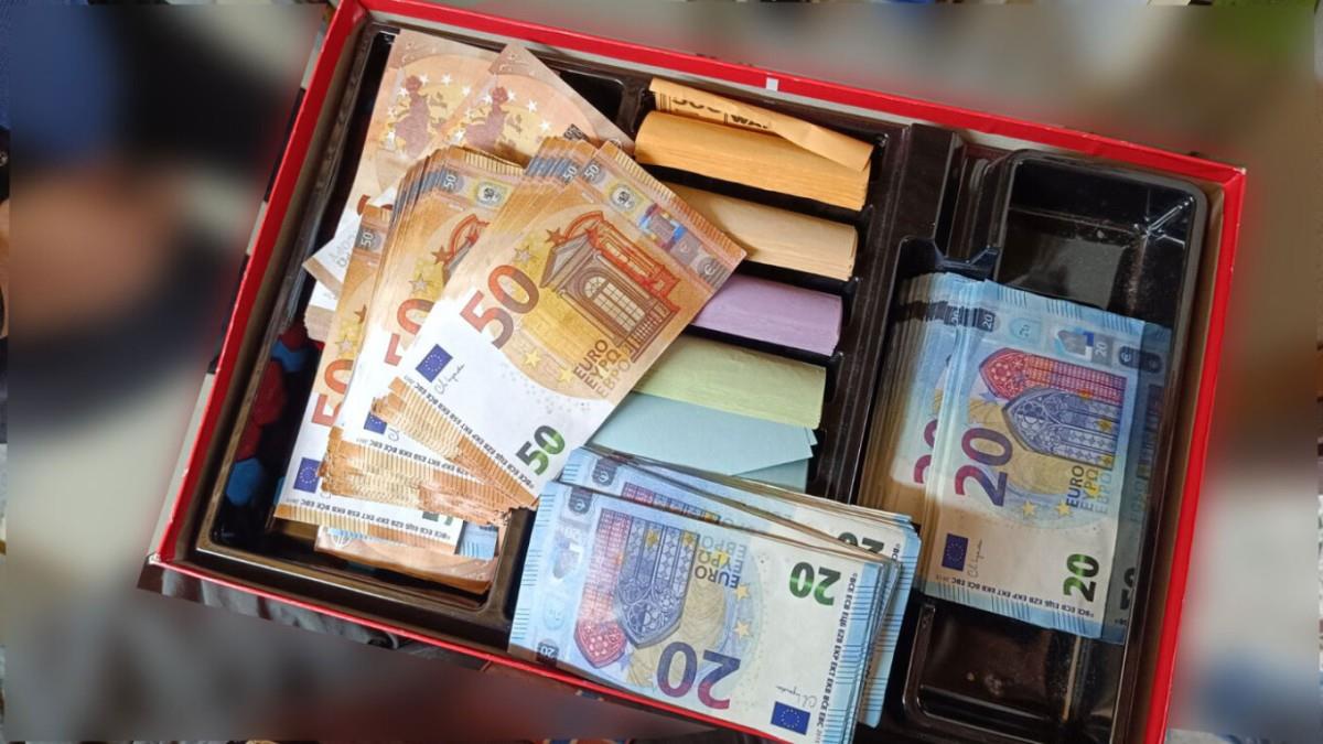 Κατερίνη: 16χρονος έφτιαχνε πλαστά χαρτονομίσματα και κάρτες στο... εφηβικό του δωμάτιο!