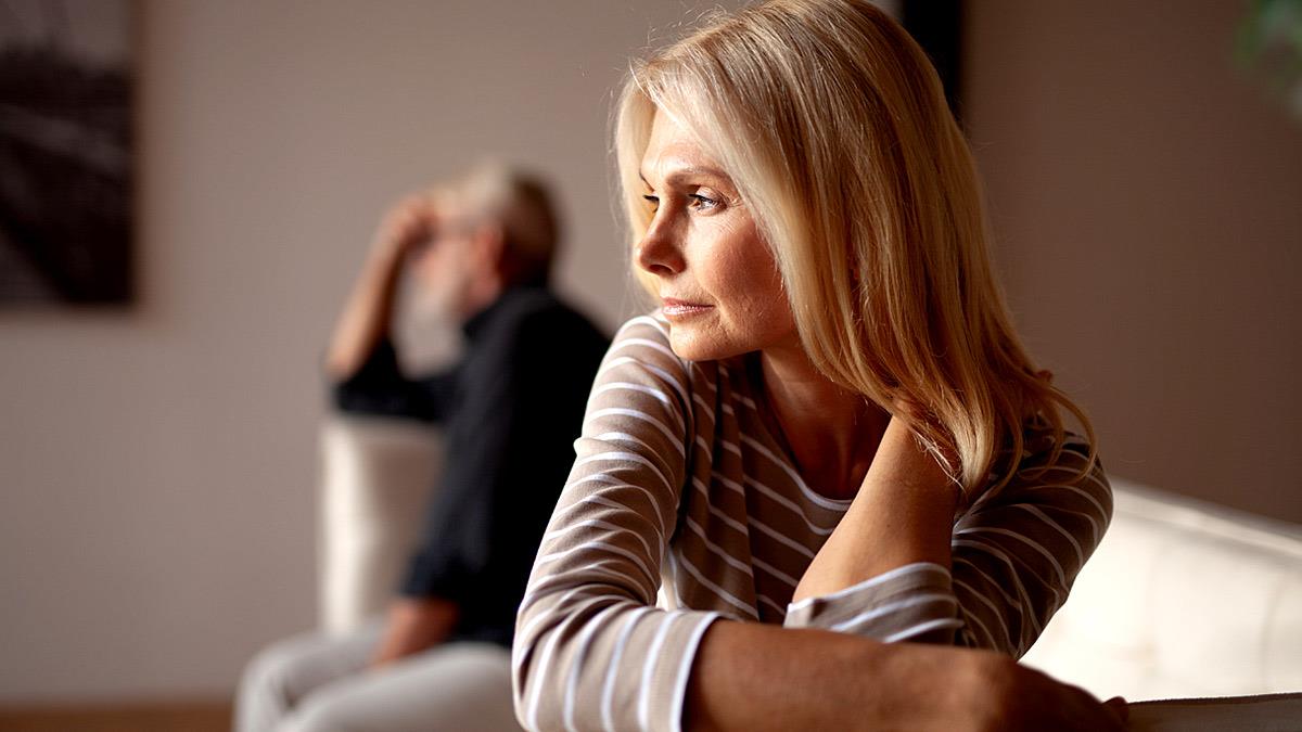 Η «πλάνη της χαμένης επένδυσης»: το τεράστιο λάθος που κάνουμε στις μακροχρόνιες σχέσεις