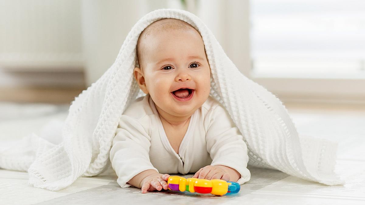 Ποια είναι τα 8 άλματα ανάπτυξης και πώς να στηρίξεις το παιδί σε κάθε στάδιο