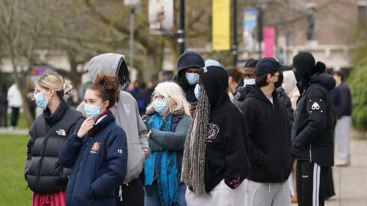 Επιδημία μηνιγγίτιδας στη Βρετανία: 2 νεκροί και 11 σε κρίσιμη κατάσταση