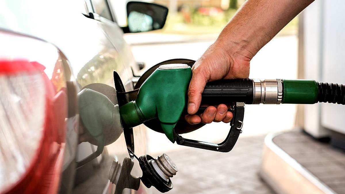 Στα ύψη η βενζίνη και η τσέπη μας άρχισε ήδη να... πονάει!