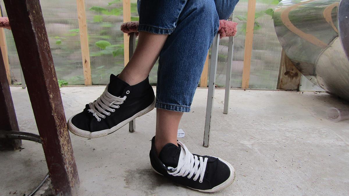 Oι άνθρωποι που όταν κάθονται κουνούν νευρικά το πόδι τους έχουν συνήθως αυτά τα 10 χαρακτηριστικά