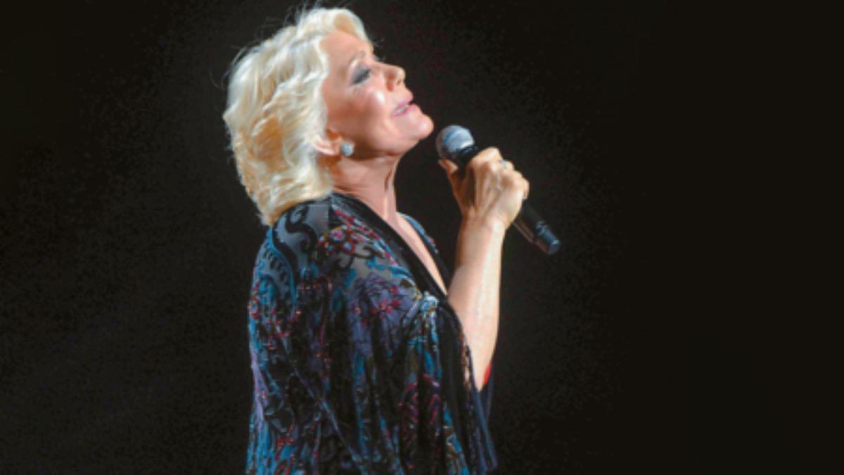 Πέθανε η σπουδαία ερμηνεύτρια Μαρινέλλα, σε ηλικία 87 ετών