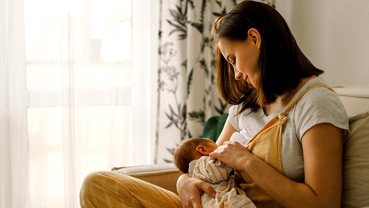 Θηλασμός και διατροφή: όσα πρέπει να αποφύγει μια νέα μαμά