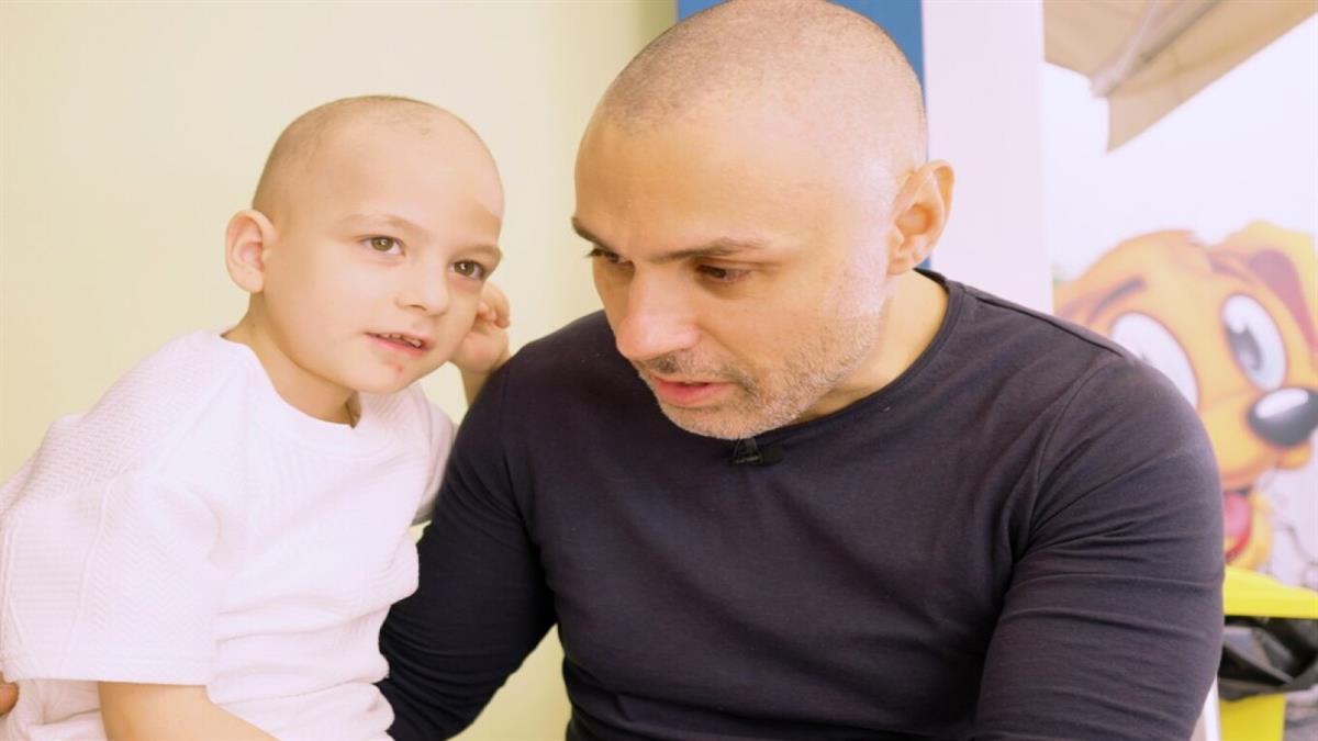 «Έφυγε» στην αγκαλιά του μπαμπά του ο 7χρονος Γιωργάκης μετά από γενναία μάχη με τον καρκίνο