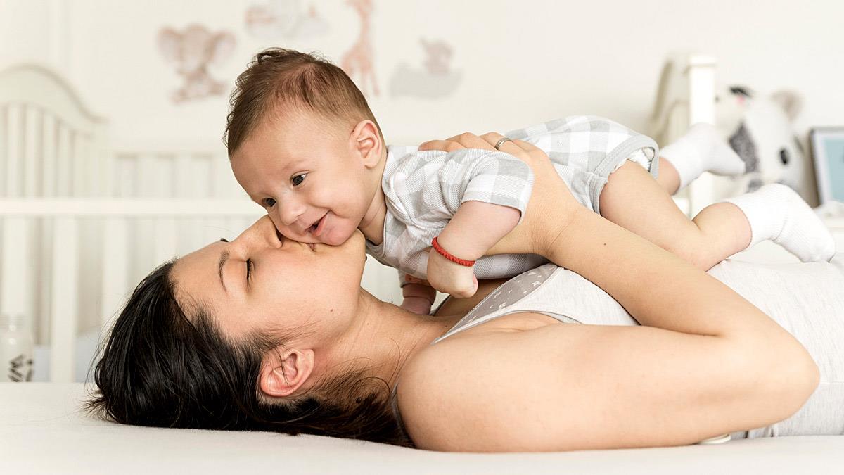 Όταν γίνεσαι μαμά, μαθαίνεις να προσφέρεις τον εαυτό σου