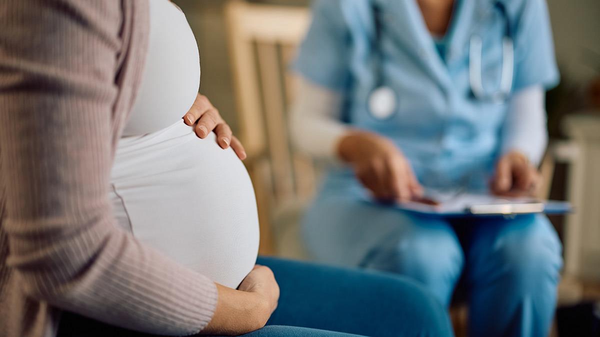 Νέα έρευνα συνδέει το στρες της μαμάς με την εμφάνιση αυτισμού στo παιδί
